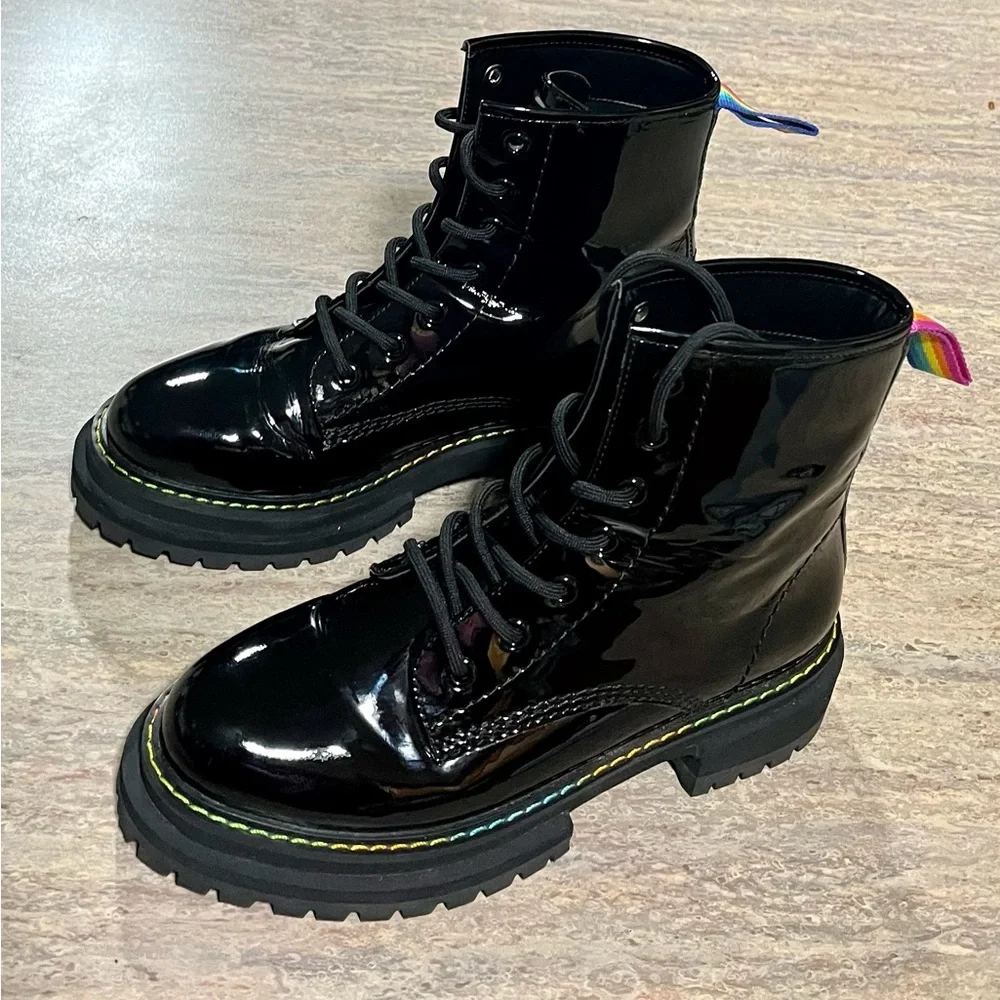 Kurt Geiger London Birdie black glossy combat boots with rainbow 🌈 stitching - Picture 3 of 16